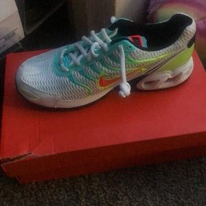 Never worn good condition true to size